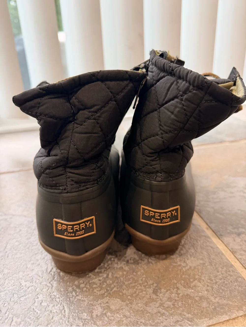 Sperry Women’s Black Quilted Waterproof Duck Boots